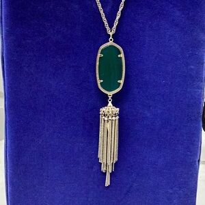 Kendra Scott necklace